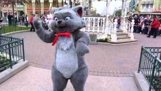 Les Aristochats  Disneyland Paris  17022013 [upl. by Novick]